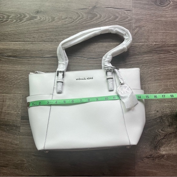 NWT Michael Kors Optic White Jet Set Purse - Picture 8 of 16